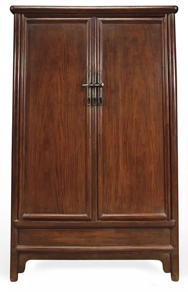 清早期 黄花梨有柜膛圆角柜 79×46×128.5cm RMB:1,600,000-2,600,000
