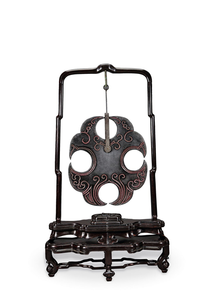 明 灵璧石制罄 61×49×3cm RMB:30,000-50,000