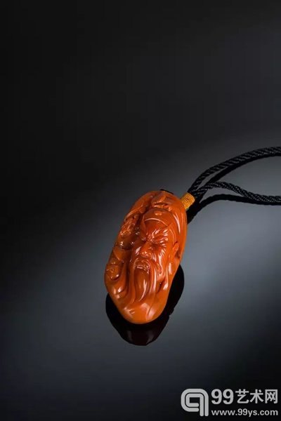 Lot: 6102 关公 尺寸：47*32*92mm 约重：207.8g RMB:550,000-680,000