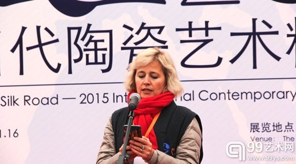 土耳其陶瓷协会董事会董事、国际陶瓷艺术家协会创建人穆特鲁·巴斯卡亚