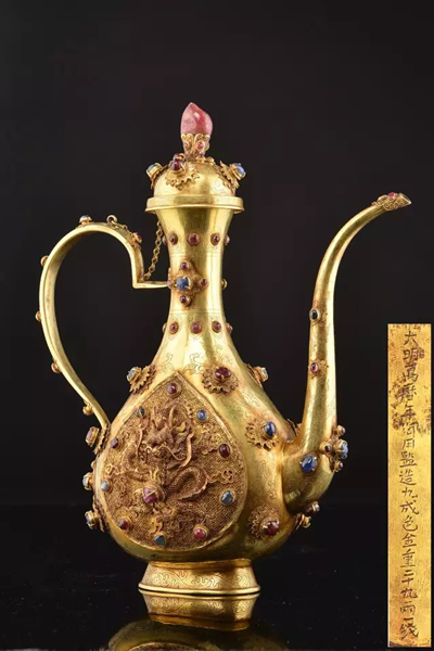 明万历 金累丝錾云龙纹嵌宝石执壶