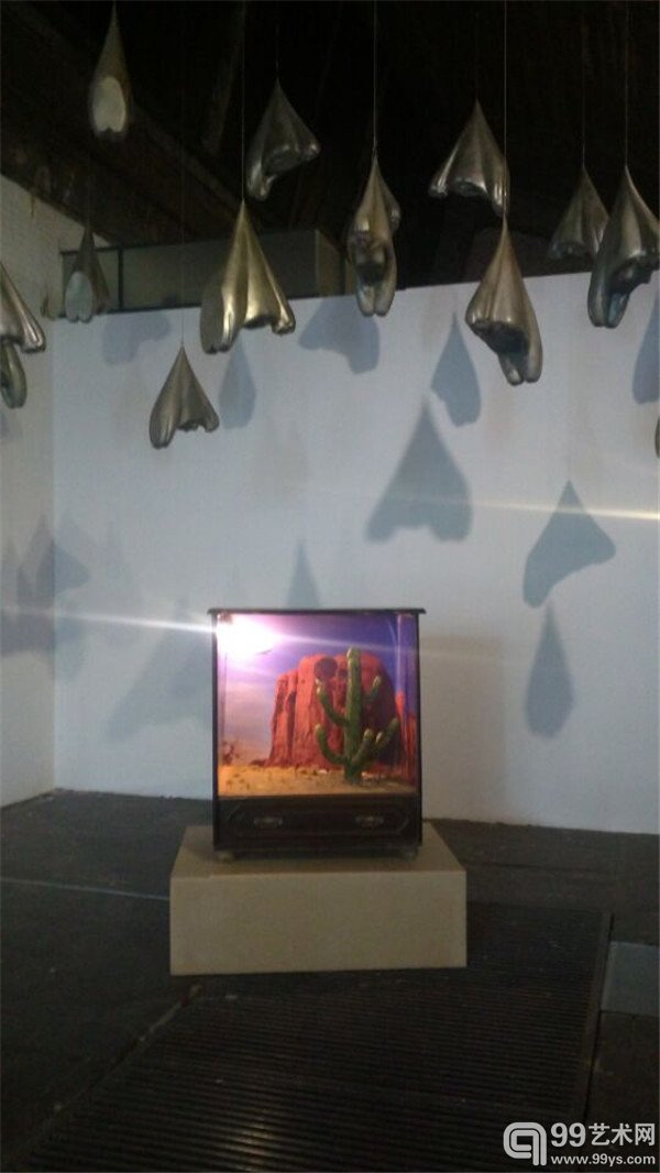 金学济_Etranger_Wood furniture,poly sculpture,etc_2004