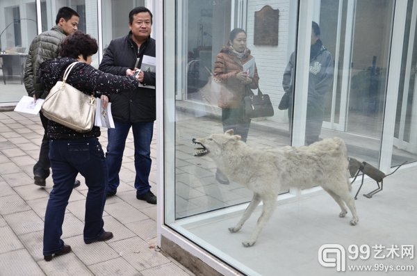 嘉宾参观艺术园区