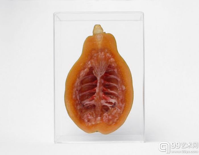 Monica Piloni雕刻的水果
