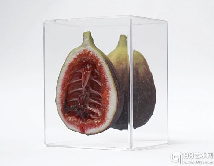 Monica Piloni雕刻的水果