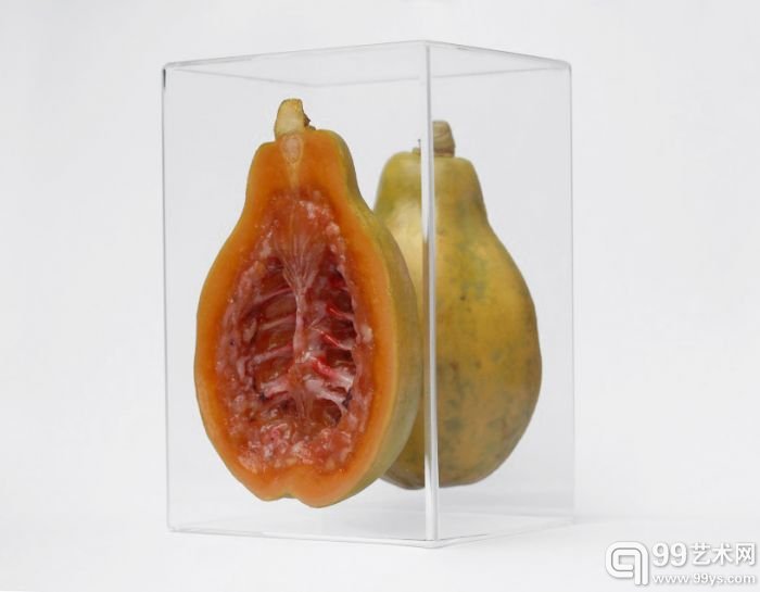Monica Piloni雕刻的水果