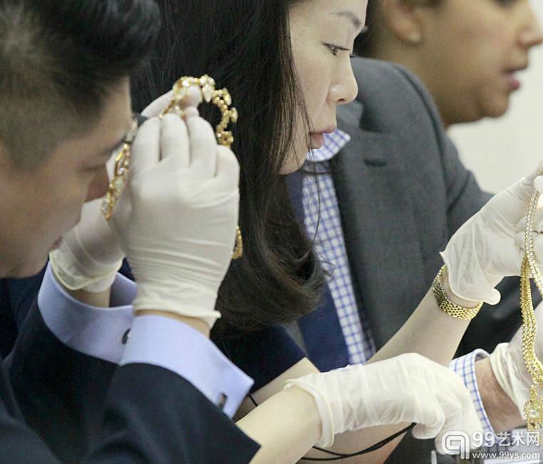 菲律宾前第一夫人珠宝首饰被充公