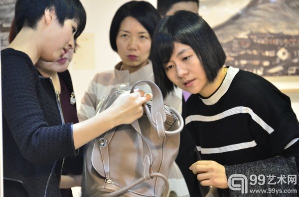 保利香港珠宝钟表及尚品圣诞季拍卖预展
