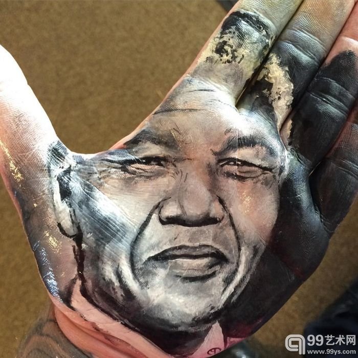 美国艺术家拉塞尔·鲍威尔的作品