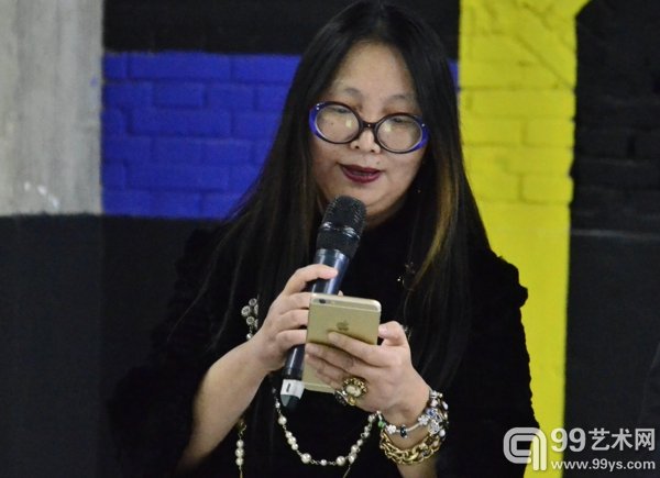 在3画廊创始人棉布女士致辞