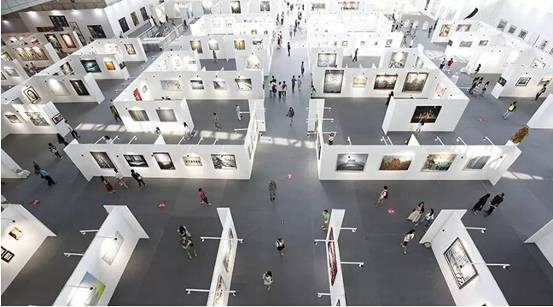 百家湖文投主办的第二届南京国际美术展