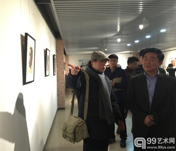 翟欣建教授现场讲解作品