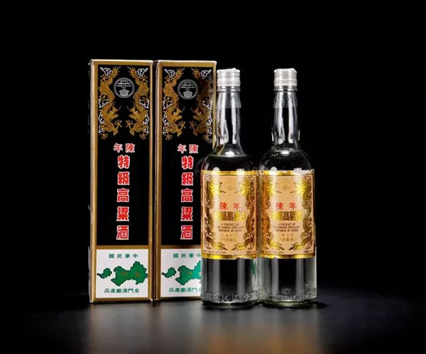民国72年酿造79年灌装陈年特级高粱酒（俗称黑金刚） 成交价: 2.53万