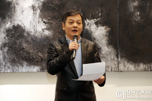 当代艺术研究院执行院长、参展艺术家冯放在开幕式上代表艺术家致辞