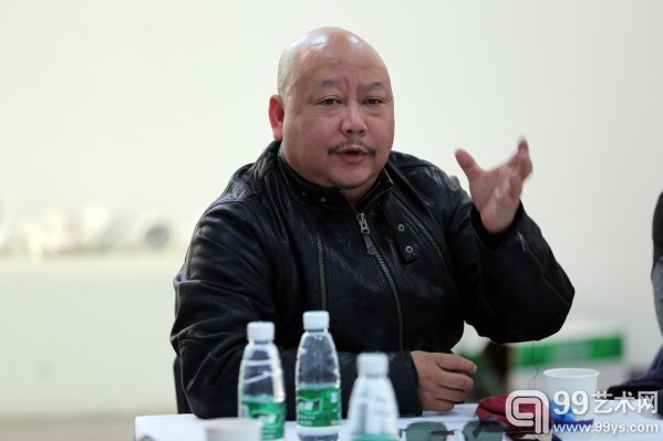 学术研讨会现场湖南省油画学会主席段江华发言