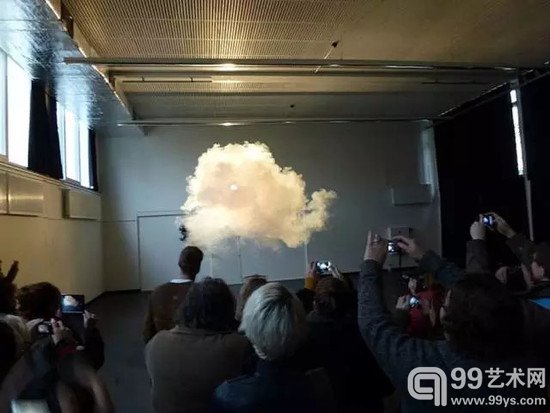 我只想告诉你我家真的有一朵云...