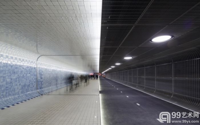 阿姆斯特丹中央火车站的通道