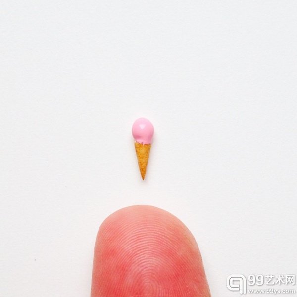 　　这样迷你的冰淇淋吃个十支都不怕胖了！但应该牙缝都塞不住…