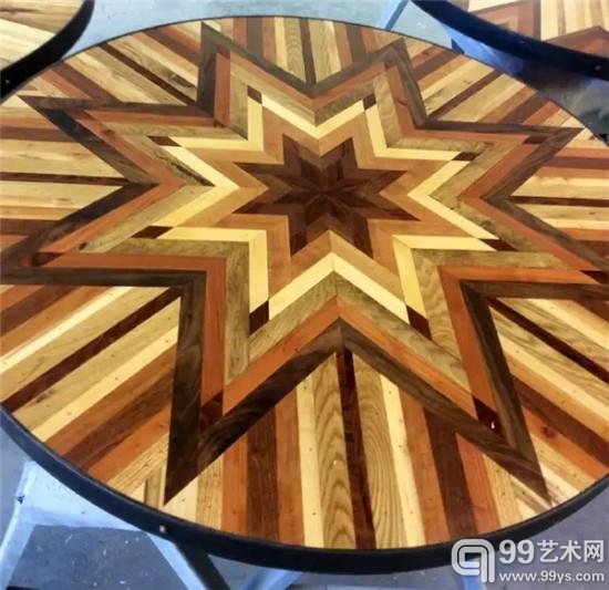 她将纽约的废木头变身艺术品