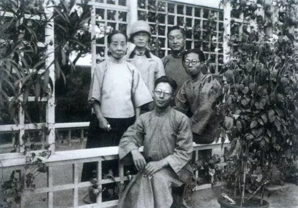 李瑞年与父、母、兄、姐