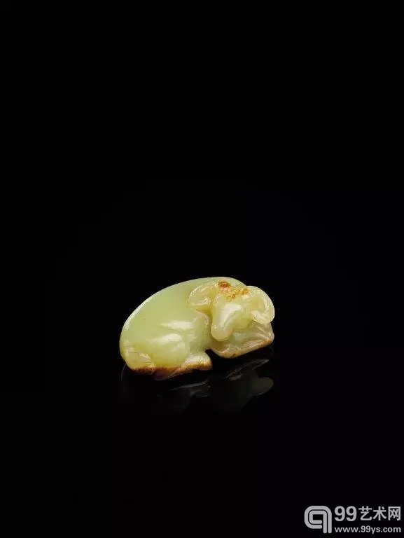 拍品编号5 元/明  黄玉卧羊把件 2 1/2寸 (6.5公分) 港元150,000-240,000