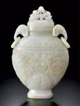 清乾隆 白玉雕龙纹双象耳活环盖扁壶 H:25cm