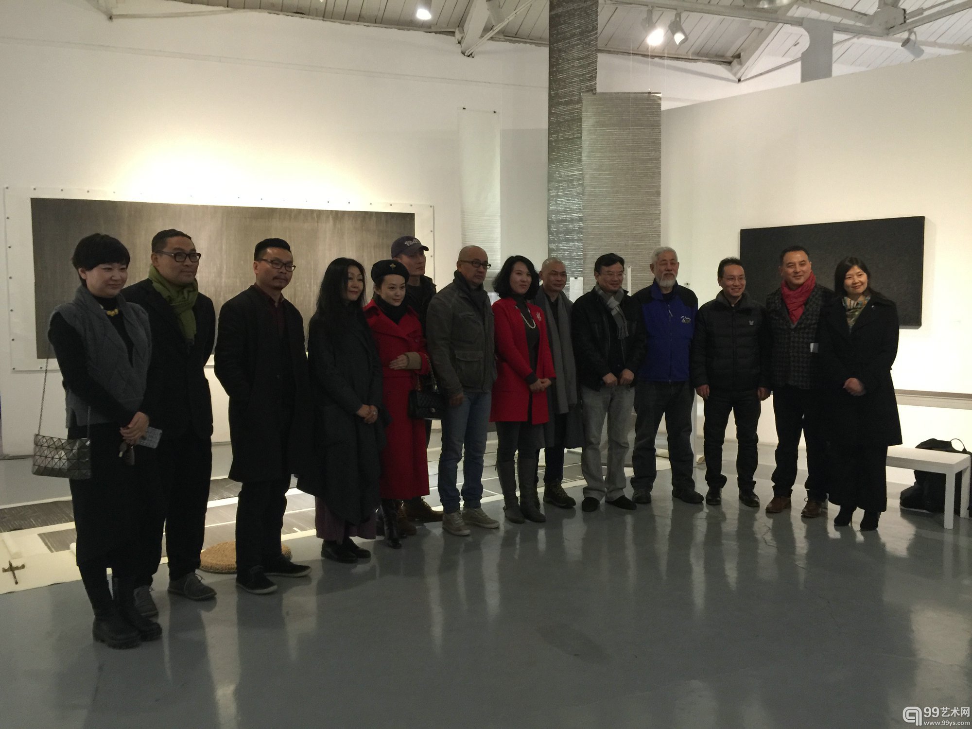 在冥想的世界放空心境——伊玄展览亮相凤凰艺都