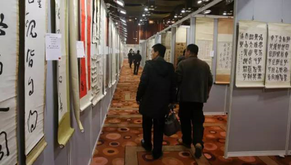 “心追手摹”和“绚烂自由”专题展区