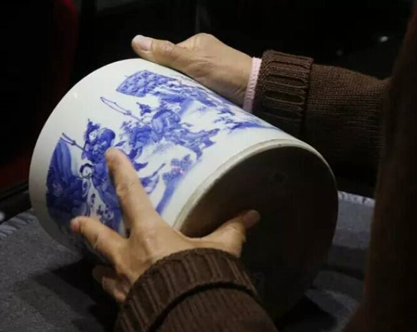 瓷器专场精选历代官窑、民窑瓷器，造型多样，画工精美，供诸家选藏
