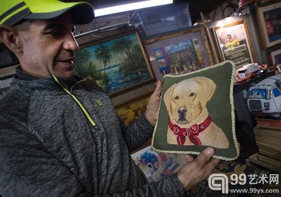 莫利纳认为这些藏品价值超过16万美元，他称其为“垃圾场宝藏”。 