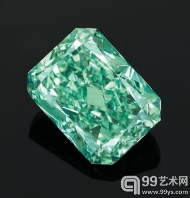 THE AURORA GREEN 5.03 克拉长方形鲜彩绿色钻石 现存最大天然鲜彩绿色钻石 估价:港币 125,000,000-155,000,000/ 美元 16,000,000-20,000,000