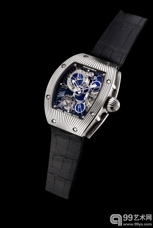 Richard Mille,独一无二,18k 白金酒桶形镂空腕表,配陀飞轮及镶青金石齿轮,型号RM018 AI WG,为纪念宝诗龙 150周年约于 2008年制 估价:港币 2,400,000-3,200,000 / 美元 300,000-400,000