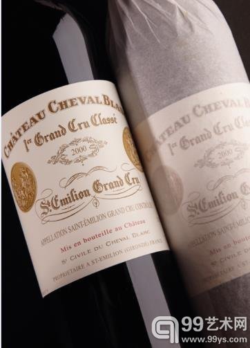 Chateau Cheval-Blanc 2000Saint-Emilion, 1er grand cru classé (A) 每组 12瓶估价:港币 48,000–60,000/美元 6,200-7,700