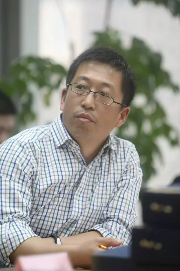 上海博物馆研究馆员柳向春