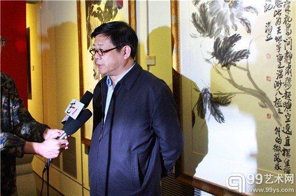 中国美协秘书长徐里先生接受采访