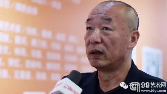 著名批评家刘淳致辞