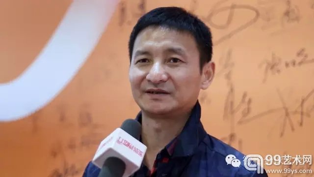 著名批评家杨卫致辞