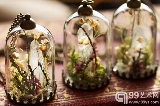 藏在玻璃器皿中的花朵植物手工作品美图