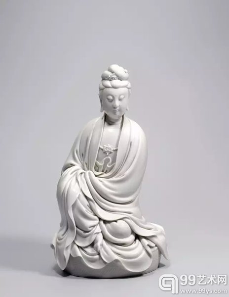何朝宗制德化窑白釉观音坐像款识:『何朝宗』款 H:28cm