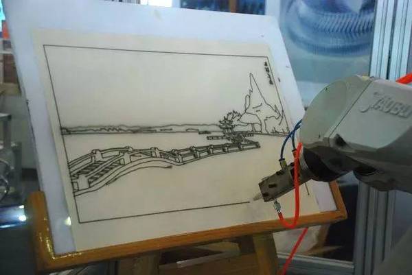 工业机器人在画画
