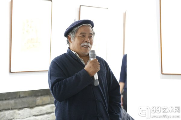 著名策展人杨建国