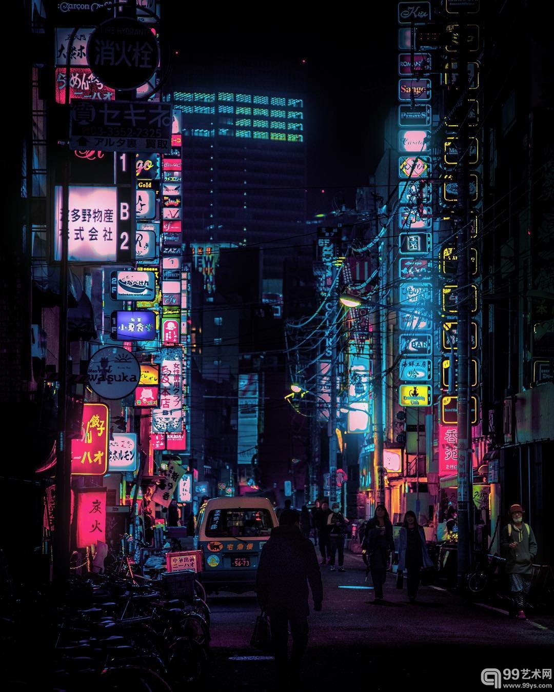 The Neon Glow of Tokyo’s Nightlife Captured by Liam Wong