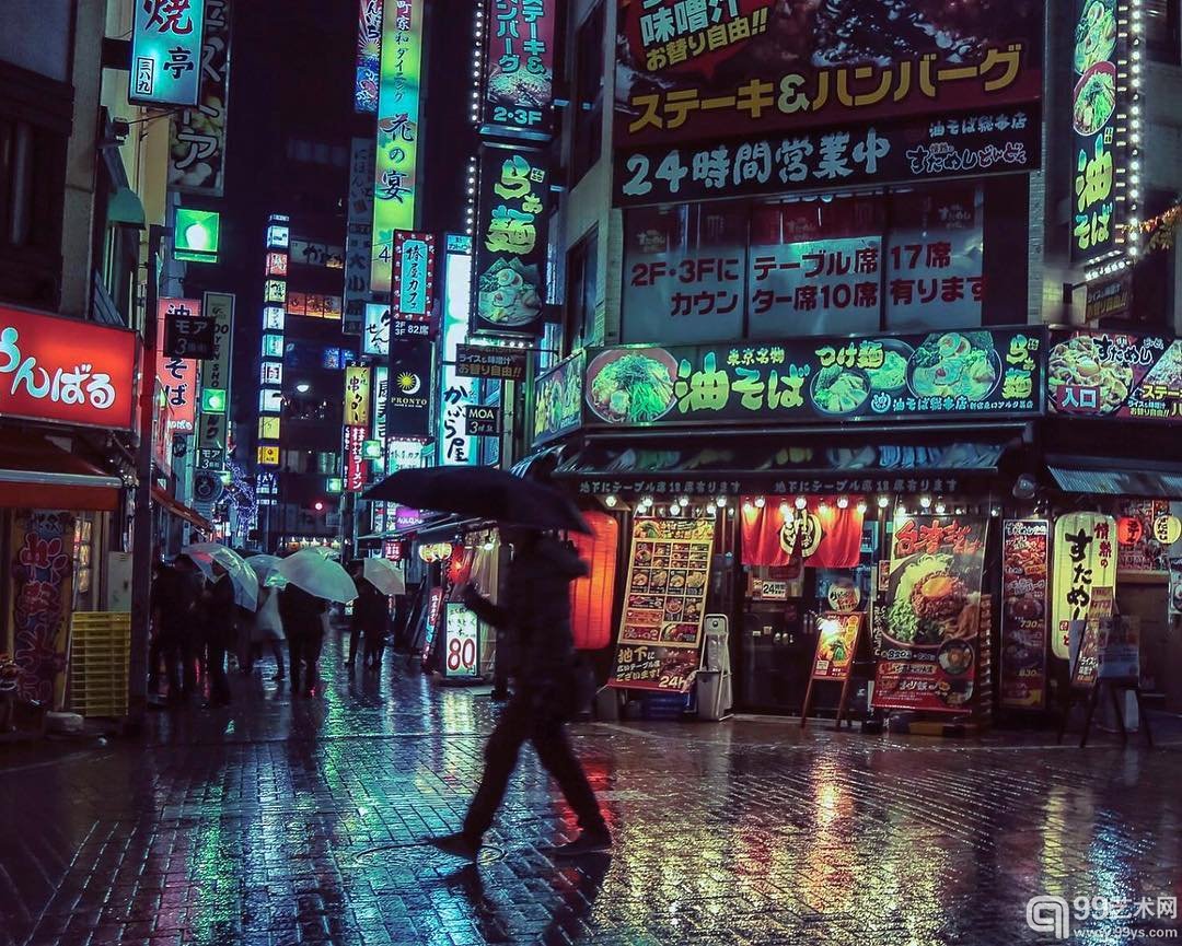 The Neon Glow of Tokyo’s Nightlife Captured by Liam Wong