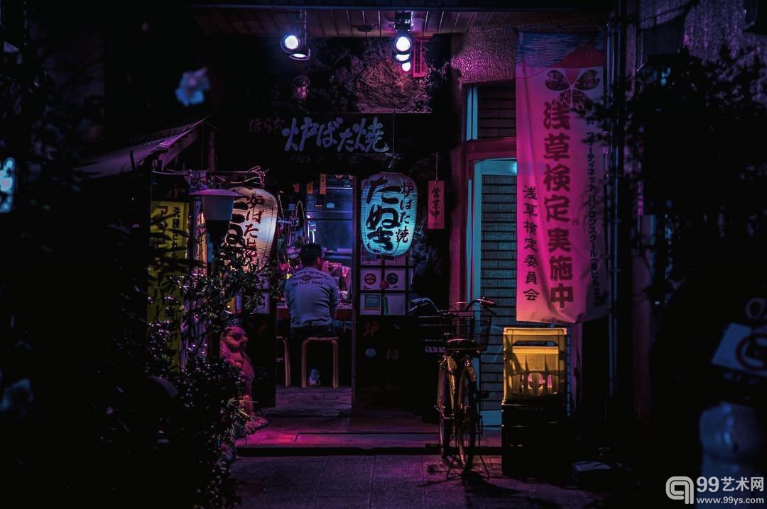 The Neon Glow of Tokyo’s Nightlife Captured by Liam Wong