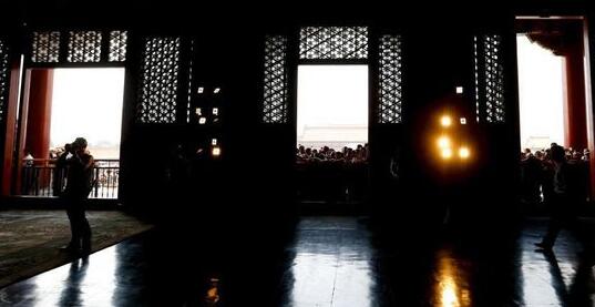 北京故宫六大宫殿百年来首次亮灯