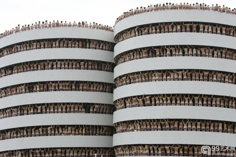 图尼克的更多早期作品