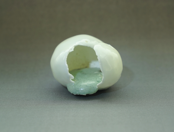 方力钧，2013小稿，5.5x5x3.5cm，陶瓷，2013年