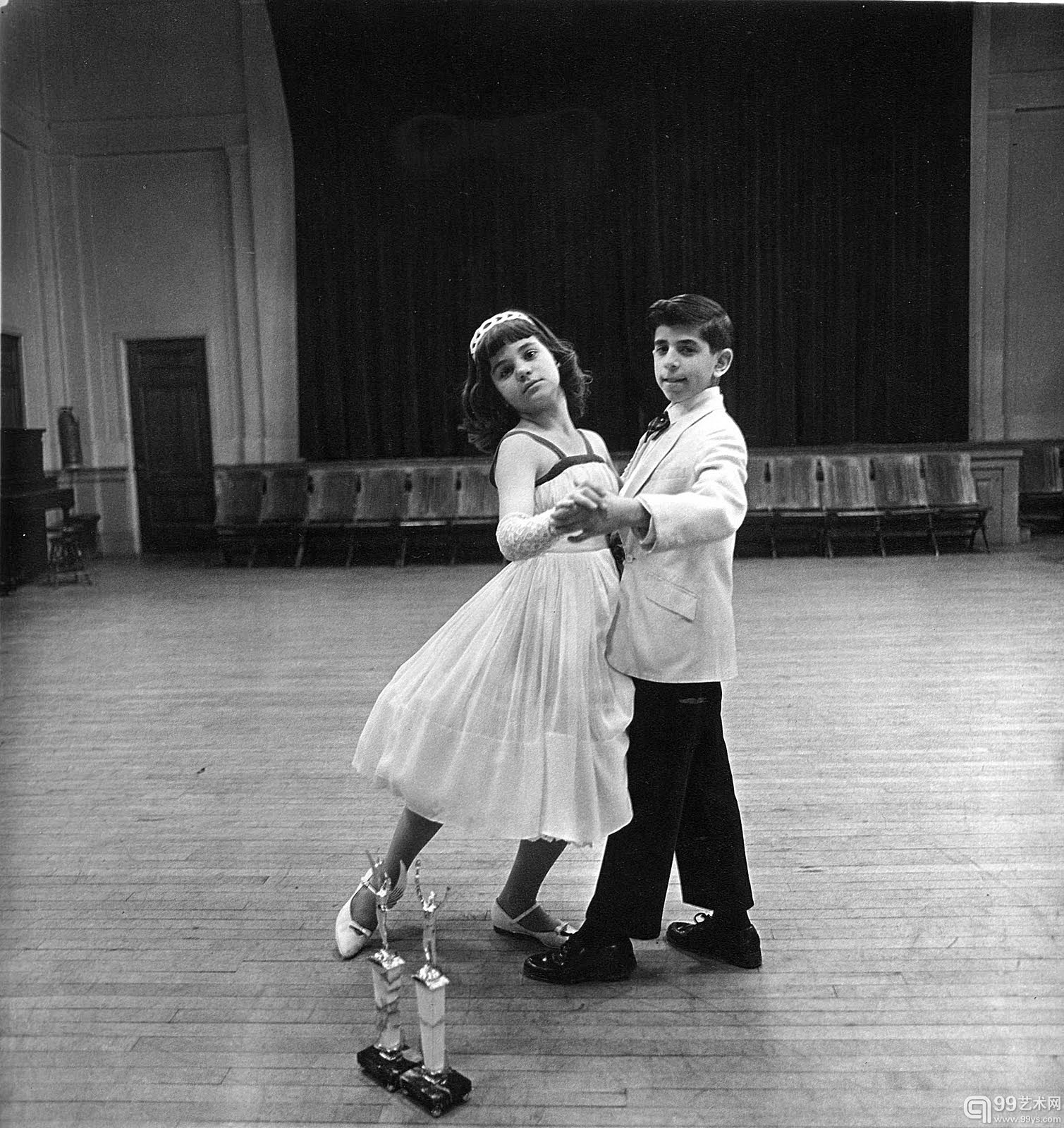 黛安·阿勃丝 Diane Arbus - The Junior Interstate Ballroom Dance Champions， Yonkers， N.Y.