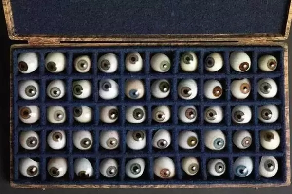 杉本博司收藏的人造眼球
