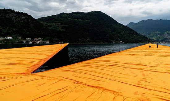 保加利亚传奇艺术家Christo于意大利Lombardy所打造的大型装置The Floating Piers